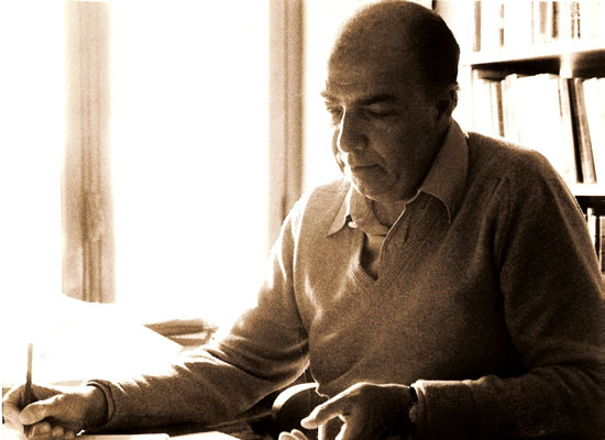 António Quadros