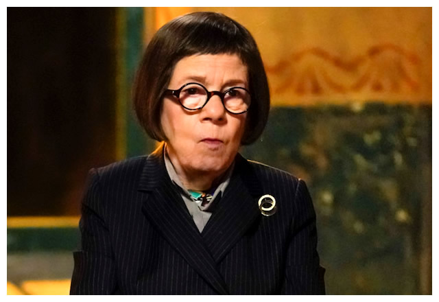 Linda Hunt