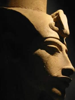 AKHNATON