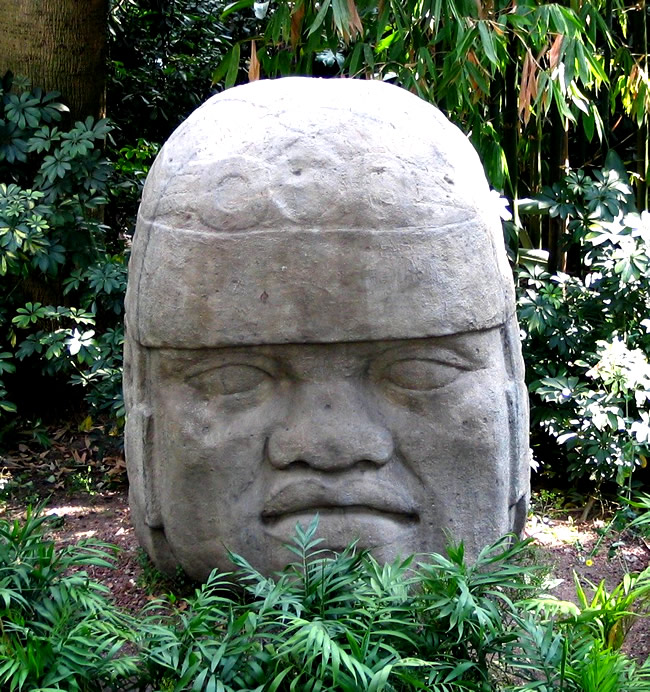 Cabeça Colossal de Pedra