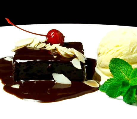 Brownie de Chocolate com Sorvete de Creme